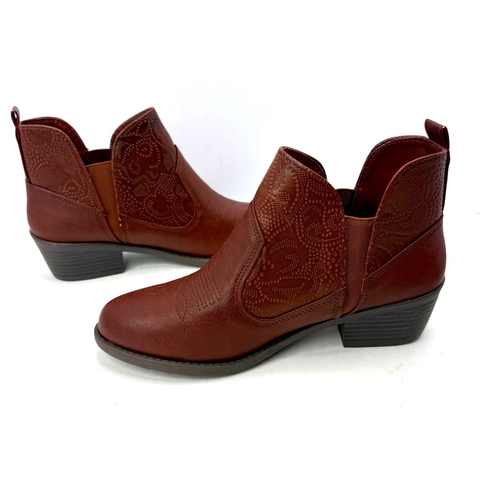 Women's Western-Style Ankle Boots in Burgundy